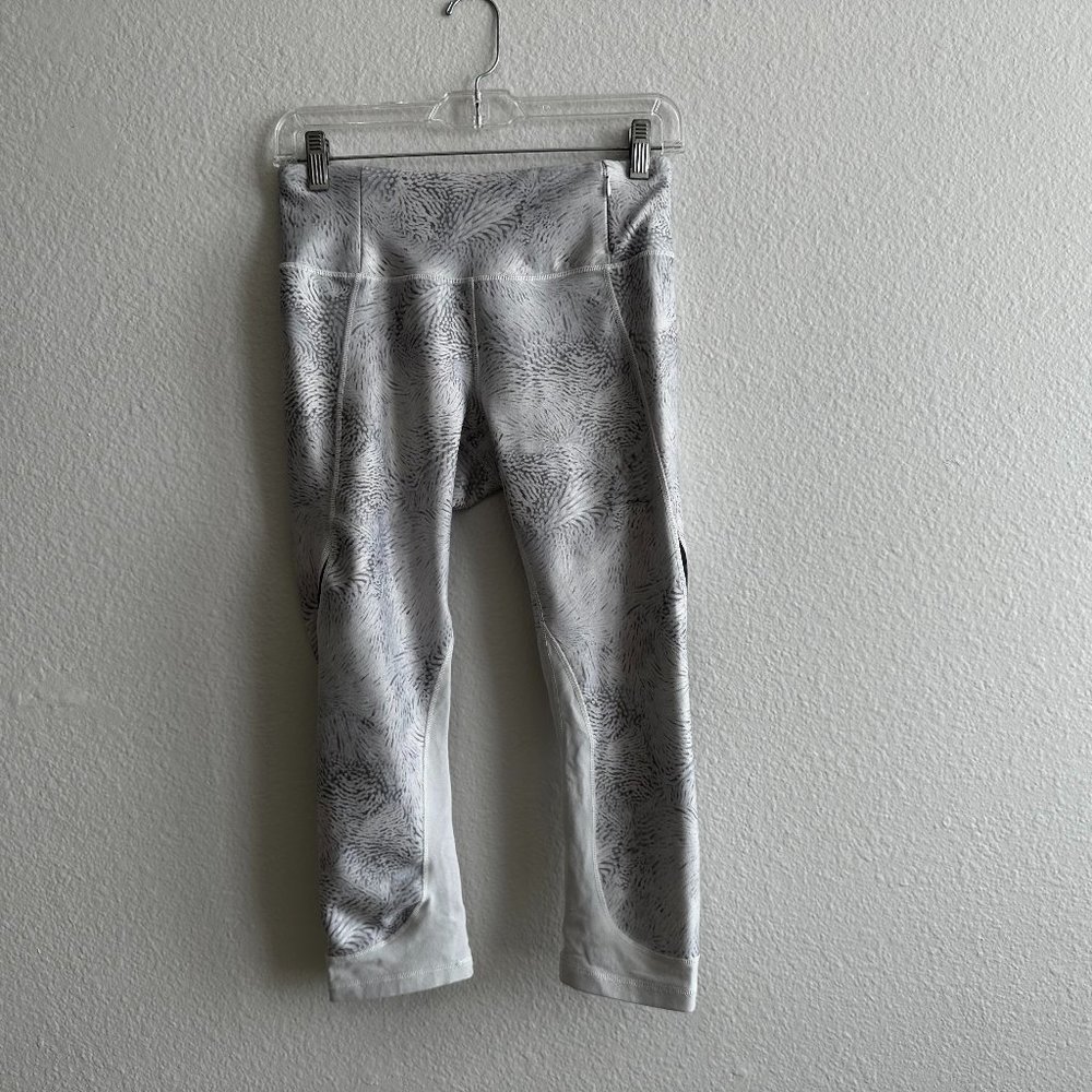 CALIA FOR CARRIE UNDERWOOD - White Crop Legging